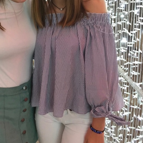 American Eagle Striped Off-Shoulder Top - Picture 3 of 3
